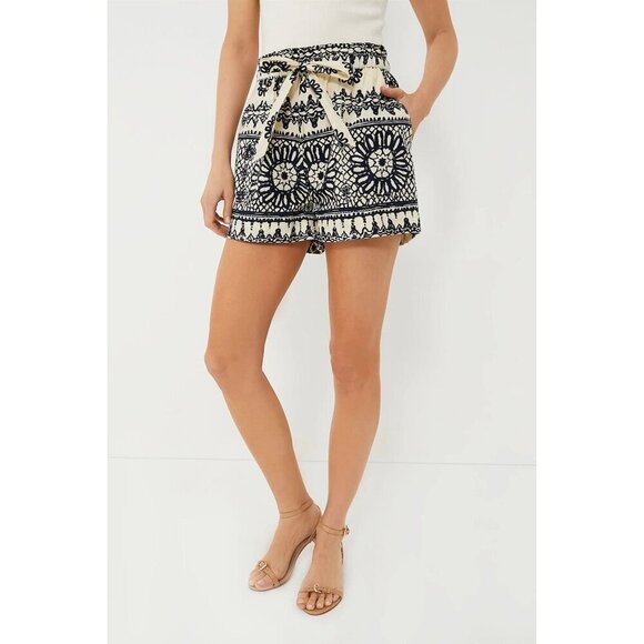 Tuckernuck Pants - Tuckernuck Love the Label Dagmar Ivory and Navy Printed Ramona Shorts Size XS